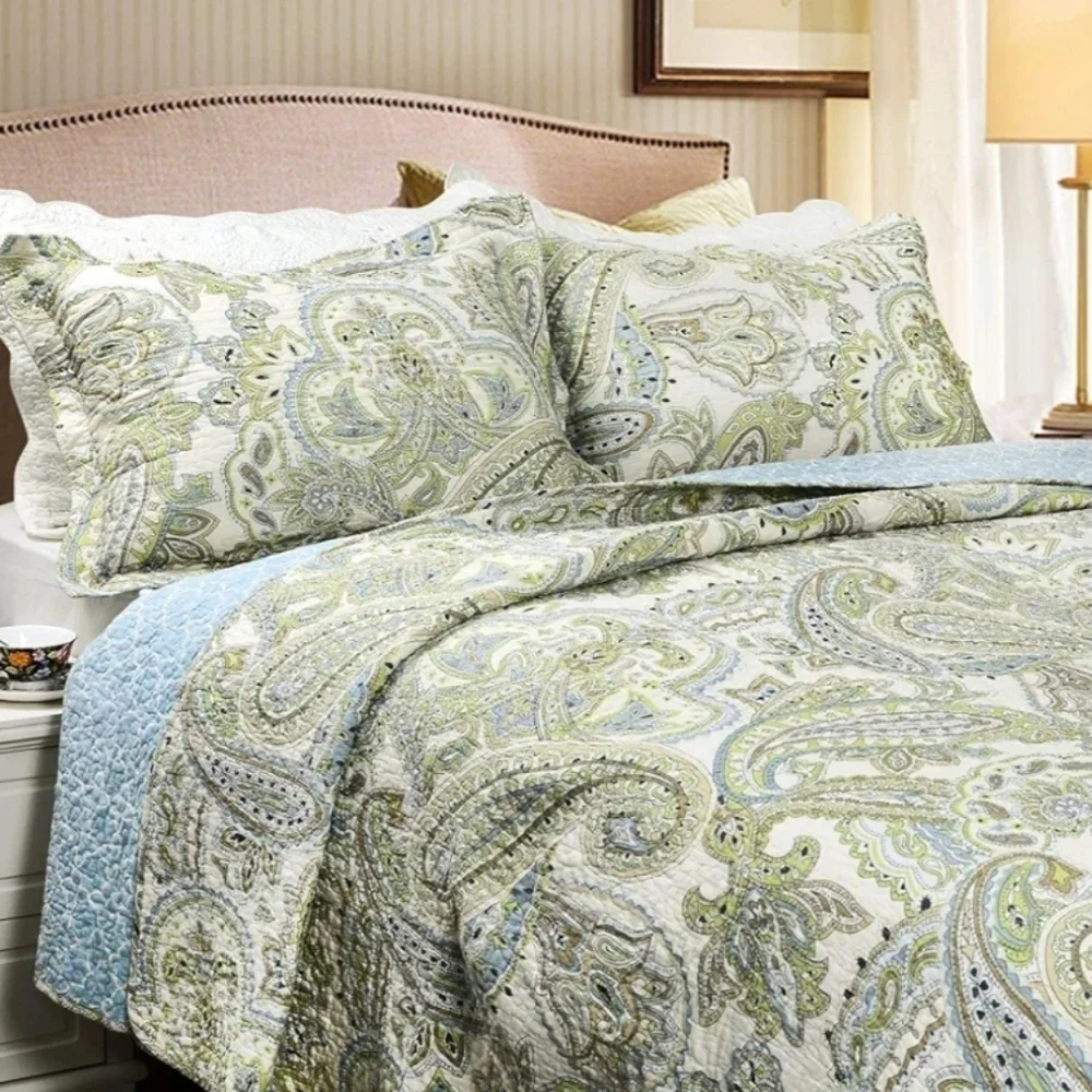 Brandream Green Paisley Patterned Quilt & 2 Yellow Pillows